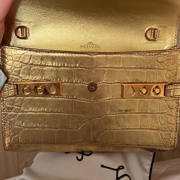 Delvaux Tempete Clutch: Alligator Feuille d”Or - Picture 3 of 10